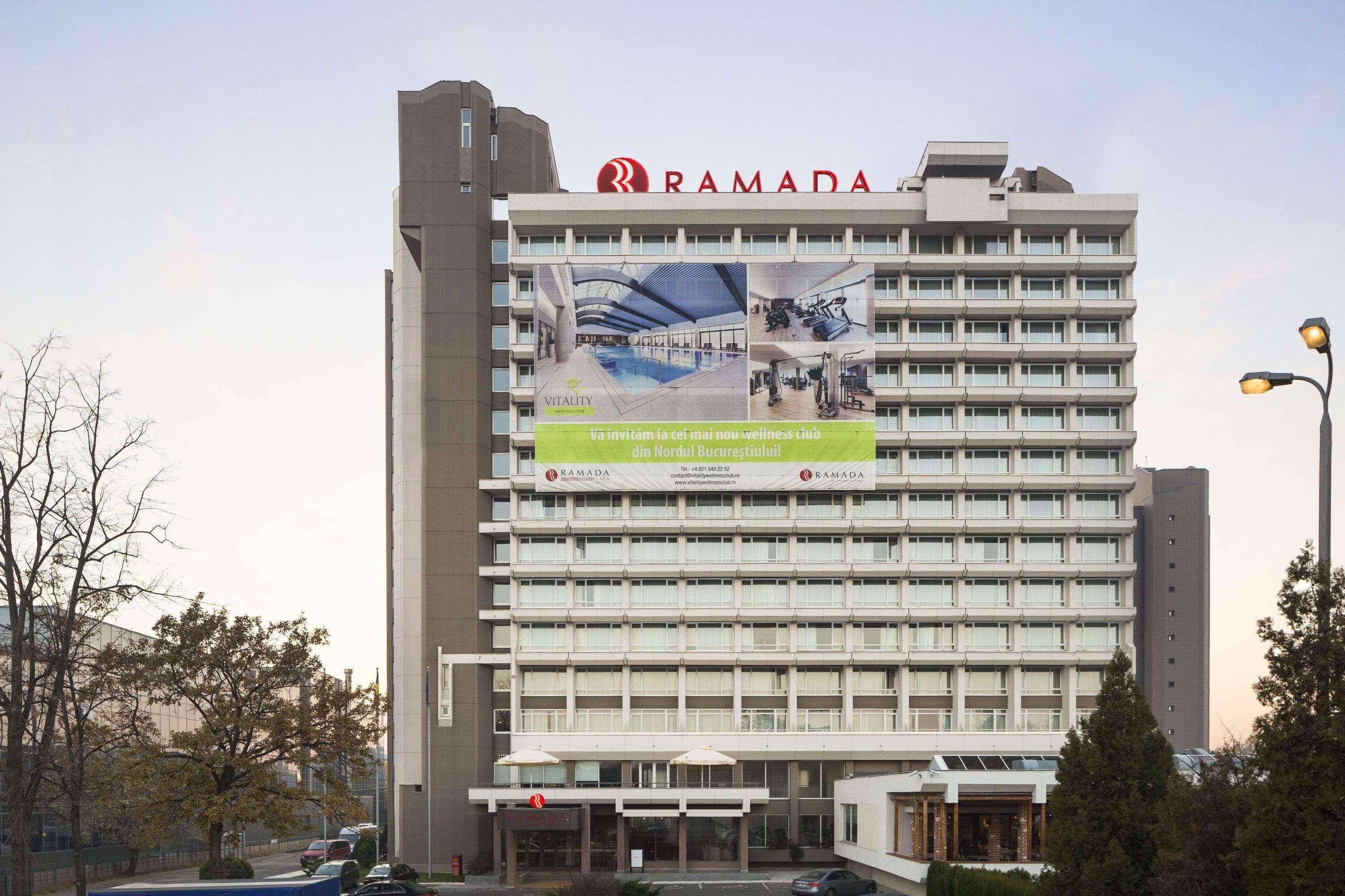 Ramada By Wyndham Bucharest Parc Hotel Exterior photo